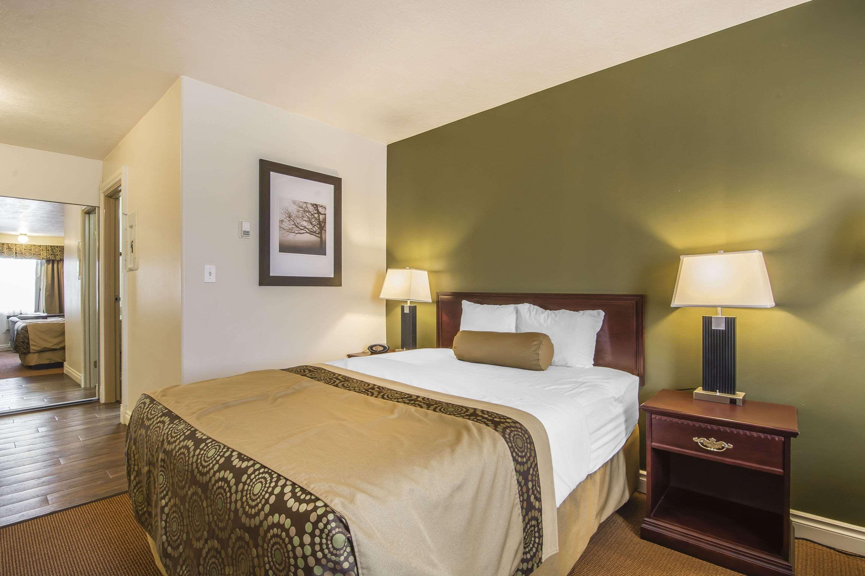 Econo Lodge Inn & Suites High Level Zewnętrze zdjęcie