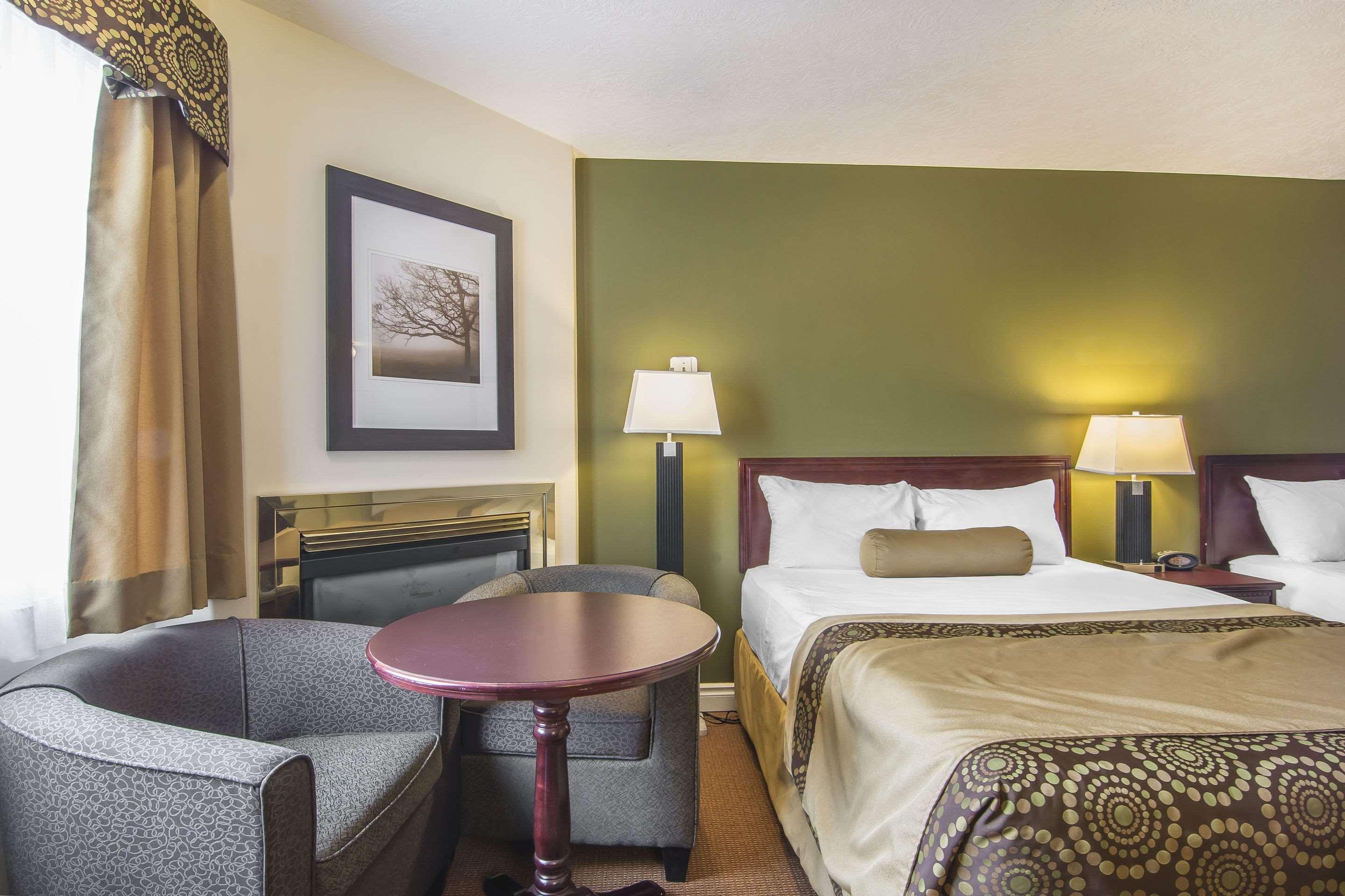 Econo Lodge Inn & Suites High Level Zewnętrze zdjęcie